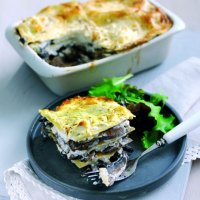 Lasagne with mushrooms & French goat's cheese log