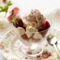 Easy strawberry meringue sundae