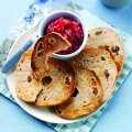Cinnamon bagels with fruit & oat compote