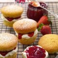 Mini golden Victoria sponges