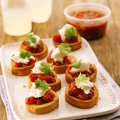 Toasted bruschetta with salsa & mozzarella