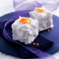 Snowy clementine cakes