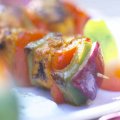 Chicken & vegetable shaslik with mint & coriander