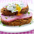 Poached egg, ham & mustard on toast