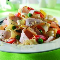 Turkey tagliatelle with lemon, peppers & peas