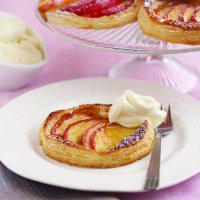Toffee apple tartlets with Calvados cream