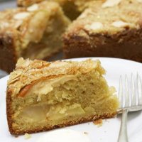 Spiced apple & almond cake