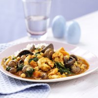 Prawn, mushroom & spinach curry
