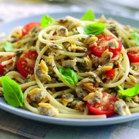 Baby clams with chilli & spaghetti