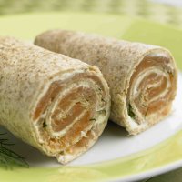 Wholemeal salmon wrapbreads