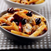 Penne with tuna & olives
