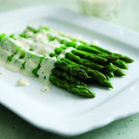 Asparagus with shallots, white wine and Selles-sur-Cher sauce