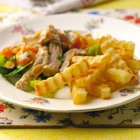 Fifties crinkle chips with Coronation chicken