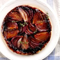 Onion tart tatin