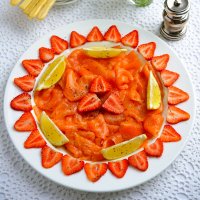 Sweet Eve strawberries with smoked salmon & cracked pepper