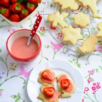 Strawberry shortbreads