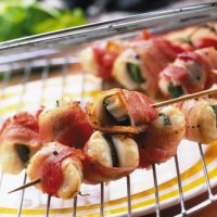 Barbecued scallops in bacon & sage