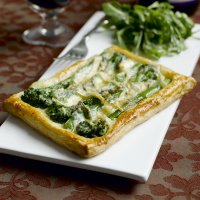 Tenderstem & Cambazola tartlet