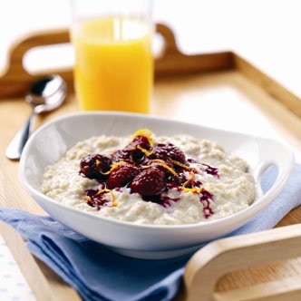 Porridge with berry compote