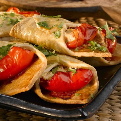 Red pepper salsa wraps