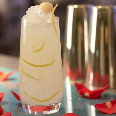 White bow cocktail