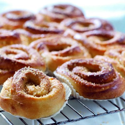 Lemon & cardamom sticky buns
