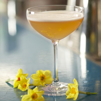 Tanqueray Honeysuckle cocktail