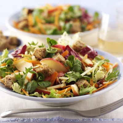 Crunchy Cheddar & apple salad