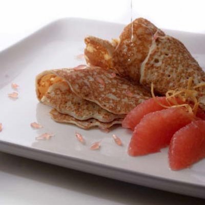 Flambe crepe with grapefruit