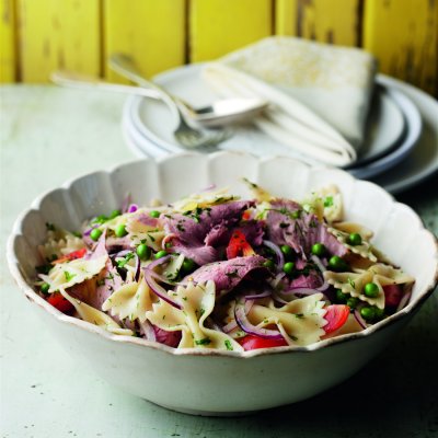 Beef, pasta & pea salad with herb dressing