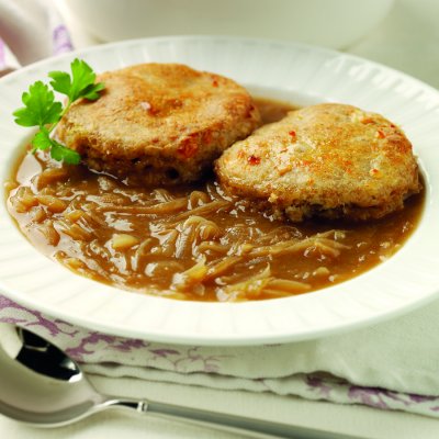 Baked onion soup with wholemeal cheese cobblers