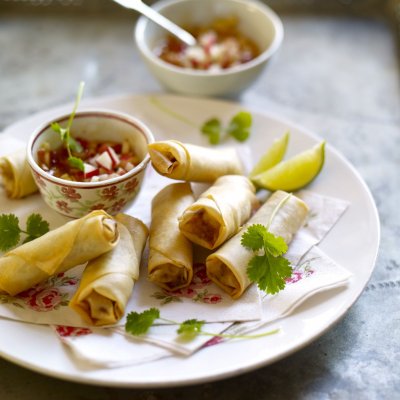 Apple, prawn & pork spring rolls with apple & sweet chilli dip