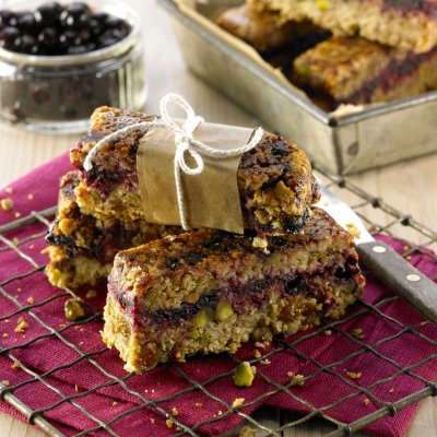 Blackcurrant energy bar