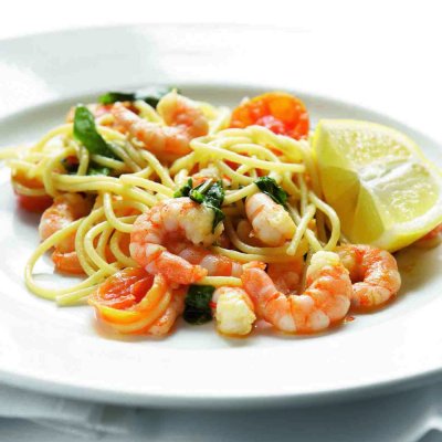Spaghetti with Caribbean prawns, tomato & chilli