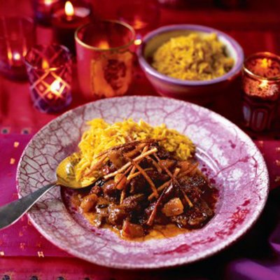 Lamb with apricots & fried potato straws